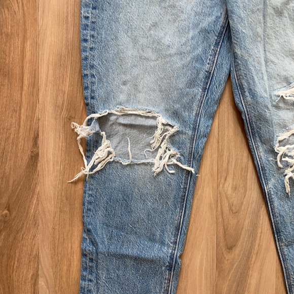 Relisted American Eagle Distressed Mom jean size 2 short - Picture 6 of 16
